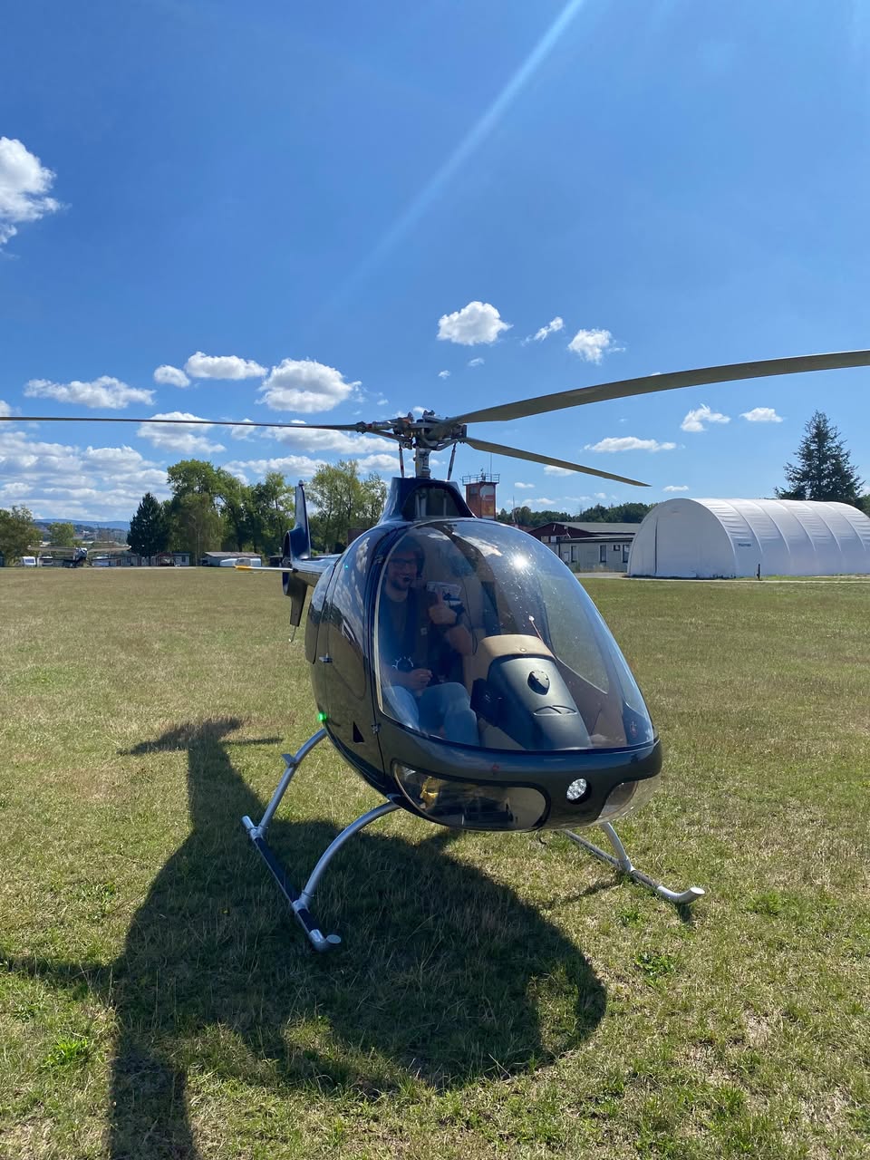 From the Faculty of Mechanical Engineering via fixed-wing aircraft to helicopters